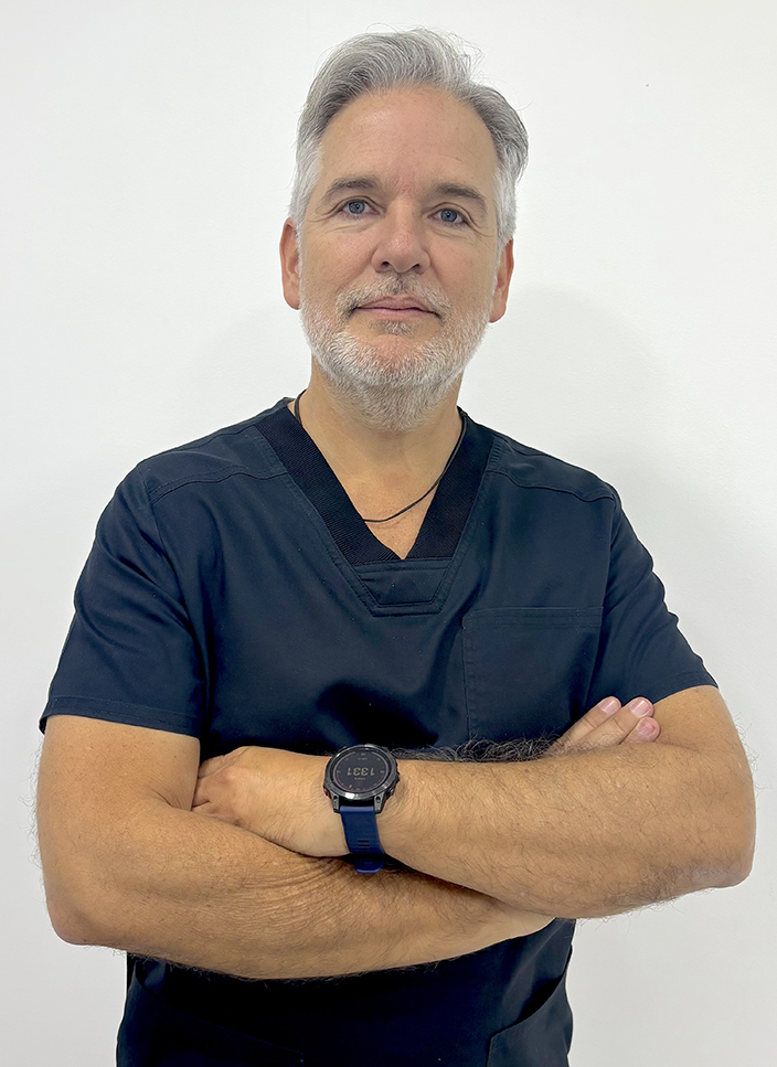 Dr. Simon Penagos